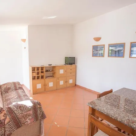 アパート Bilocale Ostrica